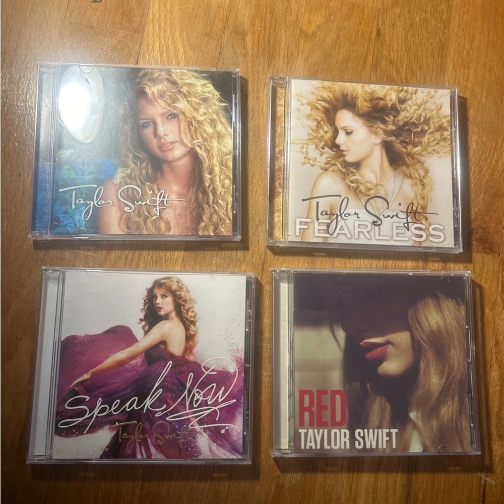 Taylor Swift CDs<3